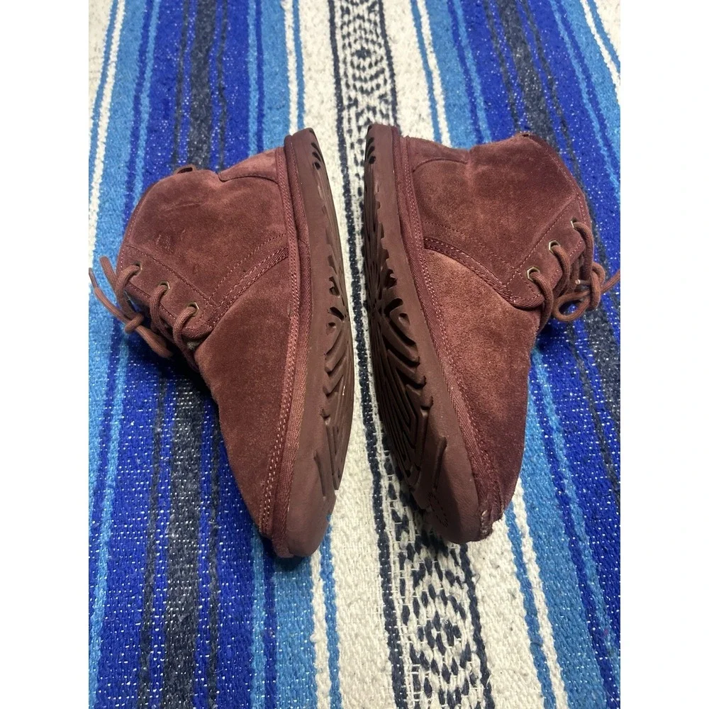 UGG Neumel Chukka Boots Men's Size 10 Burgundy Oxblood Suede Wool Lined